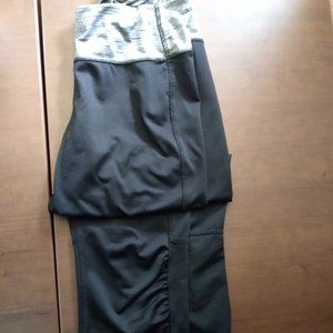 3/4 length black leggings